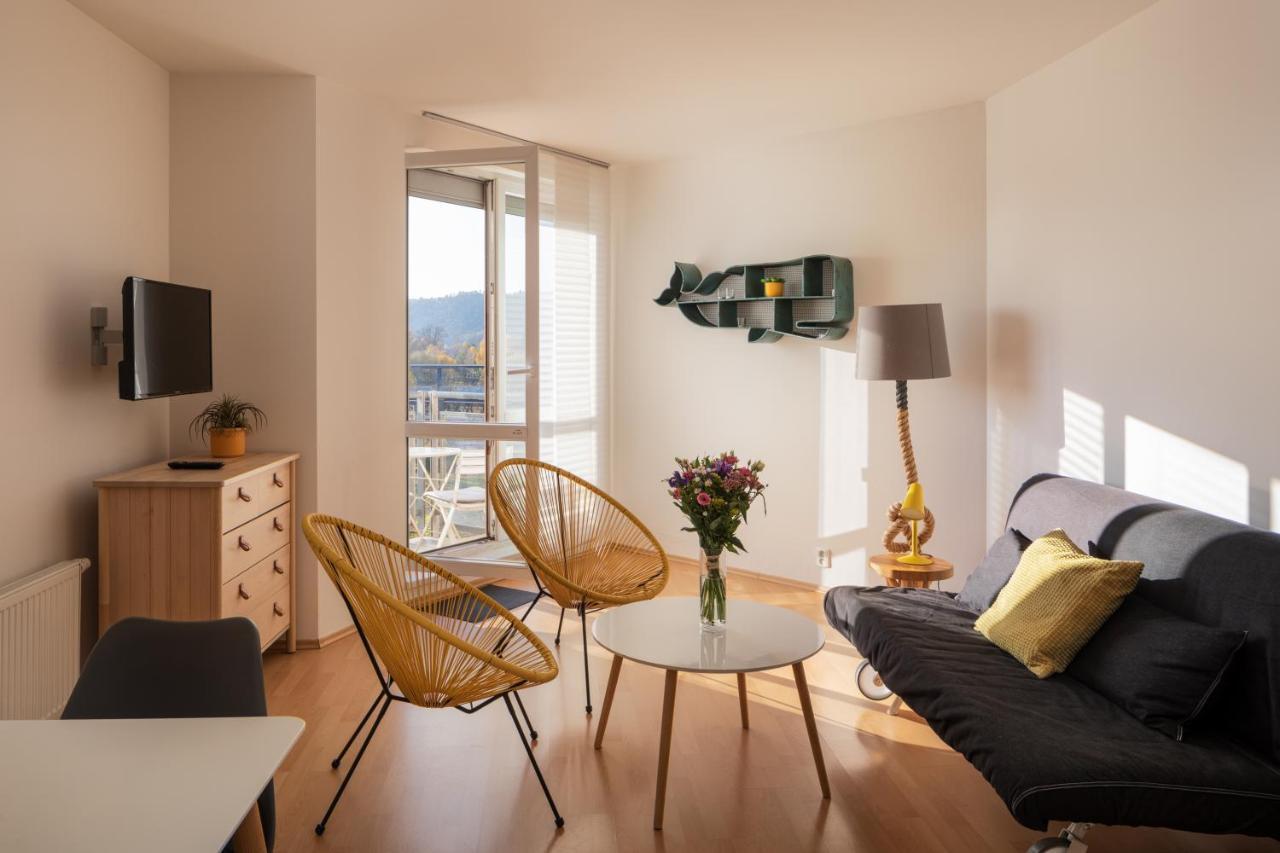 Sunny Apartment In Modrany By Prague Days Exterior foto